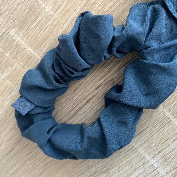 lululemon athletica Accessories - Lululemon scrunchie with fabric